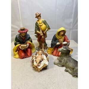Vintage Grandeur Noel O' Well 5 Piece Nativity Set